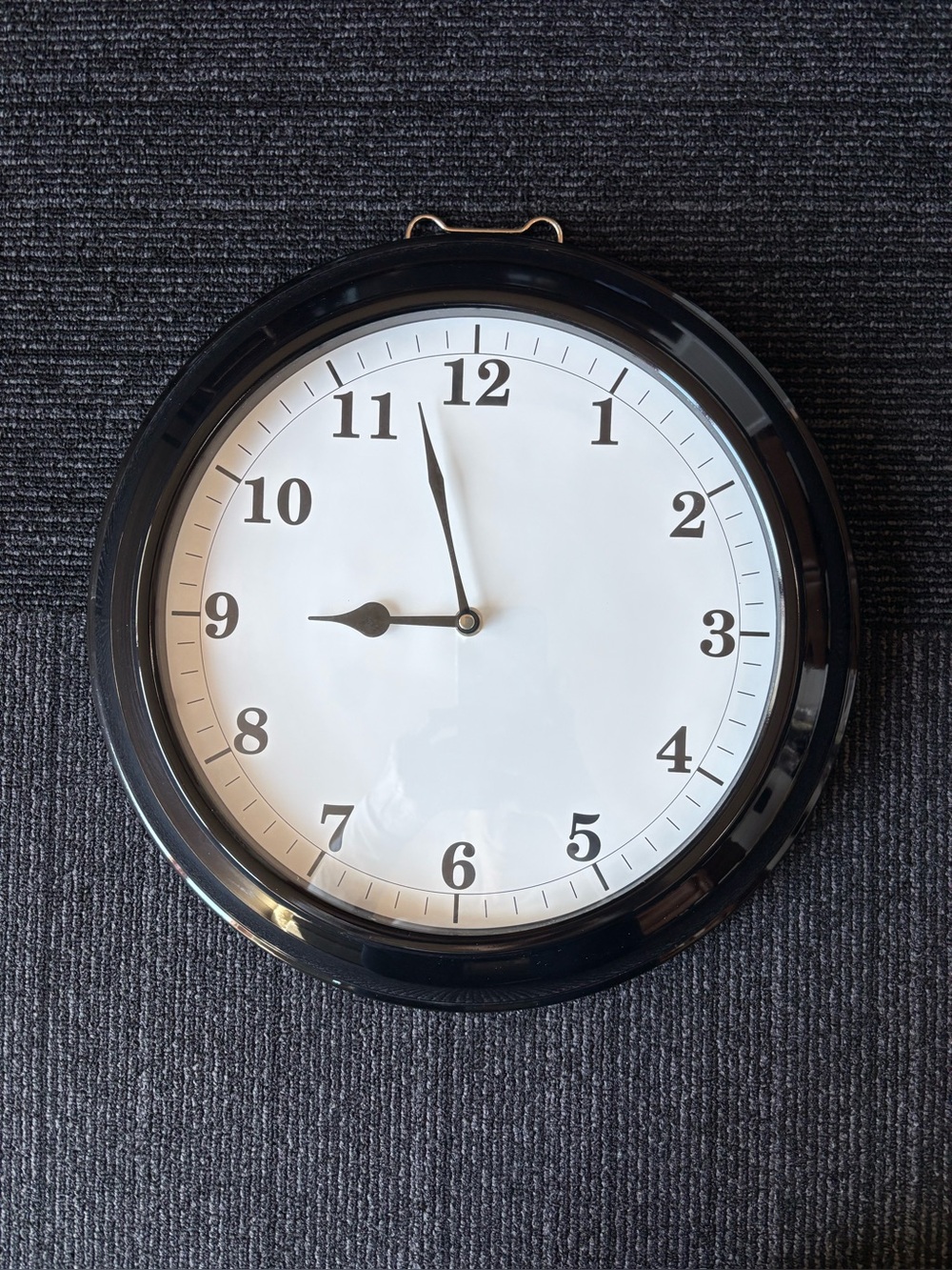 Black metal Wall Clock – 14.5” Round Analog Quartz Clock